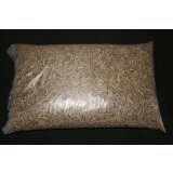 150 Säcke Weizen Strohpellets auf drei Paletten = 3000 kg (7,60 EUR/Beutel)